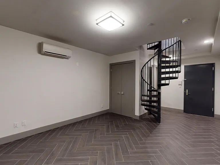 523 Willoughby Ave #1 — Photo 13