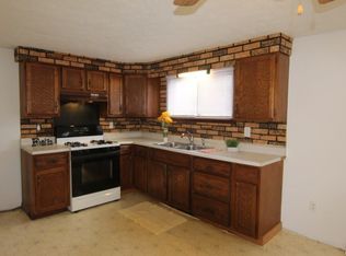 914 4th St, Colona, IL 61241