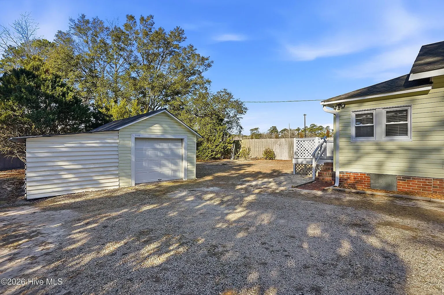 2 bed, 1048 sqft, $2,000 — Photo 4