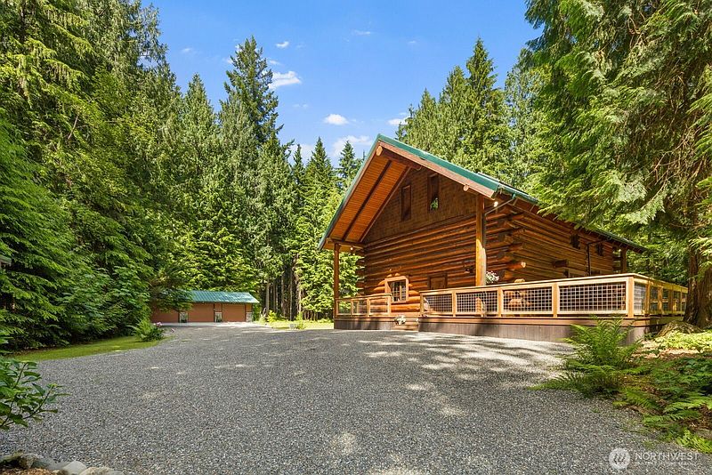 5th image of 129 N Lake Roesiger Road