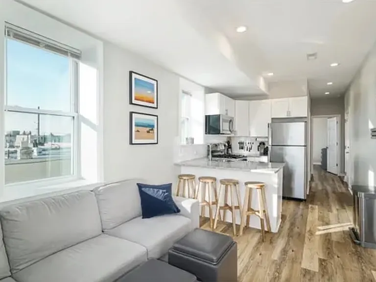 1114 Mifflin St #3 — Photo 2