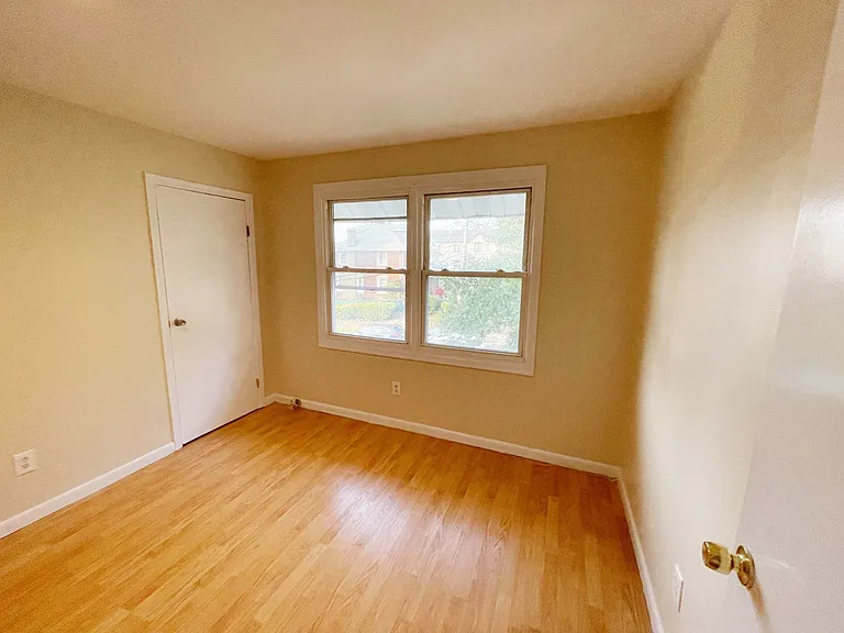 240 Grand Ave #2 — Photo 13