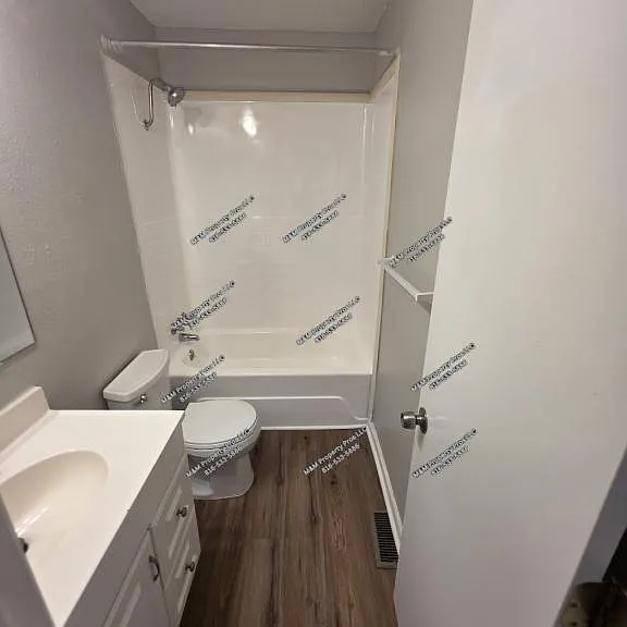 408 NE Westwind Dr — Photo 9