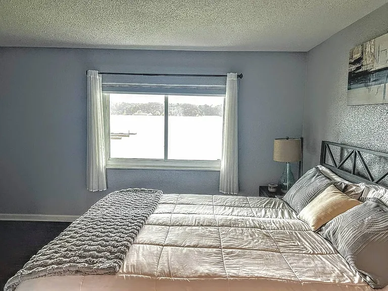 302 Bay Village Dr — Photo 8