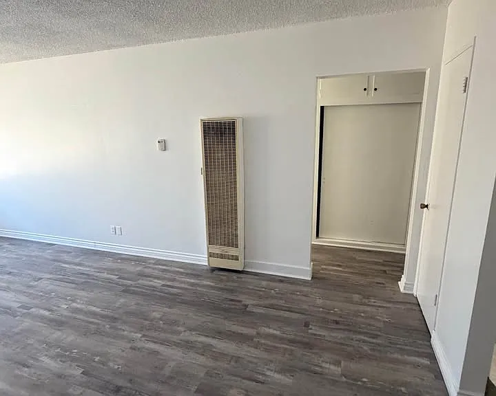 12616 Doty Ave #F — Photo 1