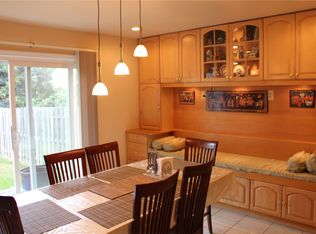 68 Davids Ct, Dayton, NJ 08810