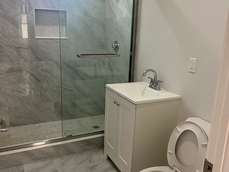 6 Hallam St #2 — Photo 6