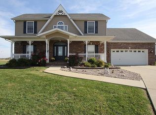 572 Manor Ln, Millstadt, IL 62260
