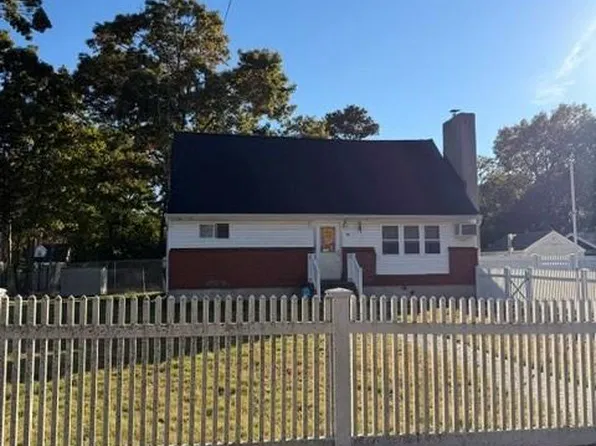 66 Frederick Avenue, Bay Shore, NY 11706