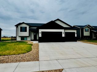 609 Ballista Blvd, Box Elder, SD 57719