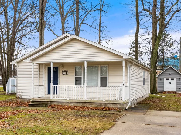 911 Worfolk Dr, Algonac, MI 48001