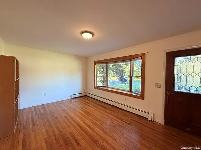 3 bed, 2.0 bath, 1056 sqft, $2,500 — Photo 3
