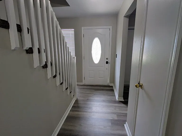 3027 Candlewyck Ln E — Photo 2