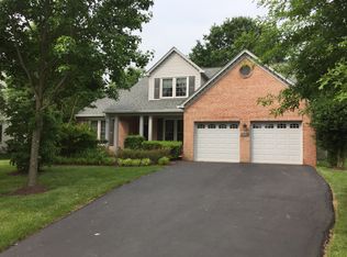 6482 Gristmill Square Ln, Centreville, VA 20120