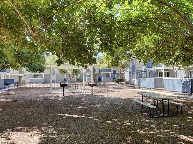 Paradise Square | Apartments For Rent in Las Vegas