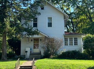 411 W Pleasant Valley St, Sigourney, IA 52591