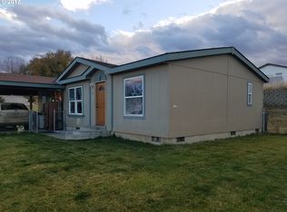 3022 SW River View Dr, Pendleton, OR 97801