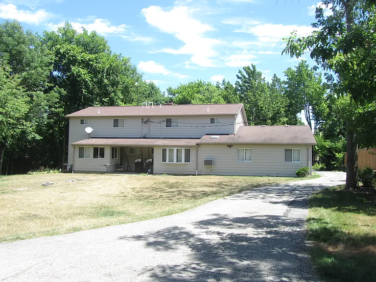 9400 Chillicothe Rd #N — Photo 2