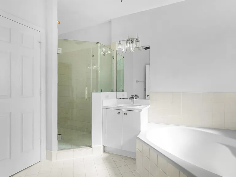 9006 SW 214th Ln — Photo 14