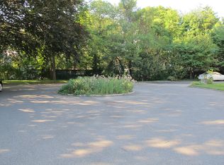 6 Sutton Ct, Great Neck, NY 11021