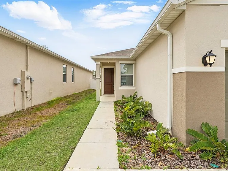 1187 Papaya Cir — Photo 3