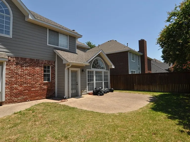 3724 Woodshadow Ln — Photo 32