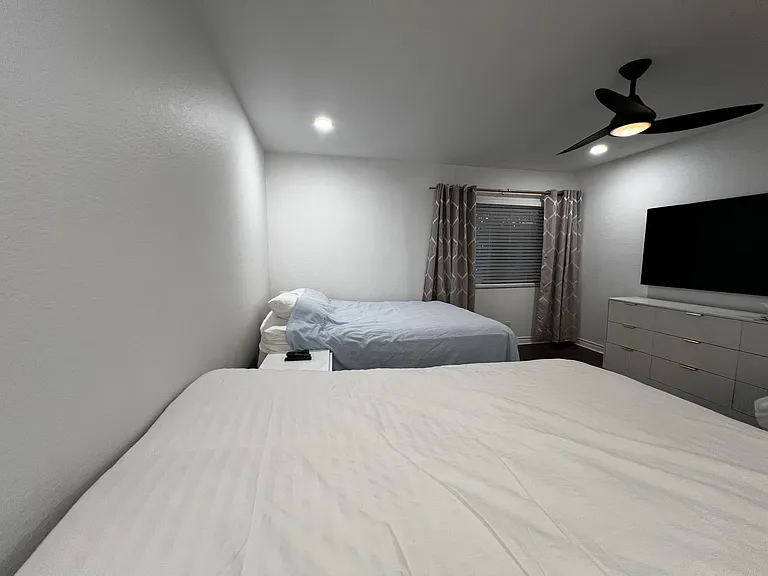 7825 Seaglen Dr — Photo 23