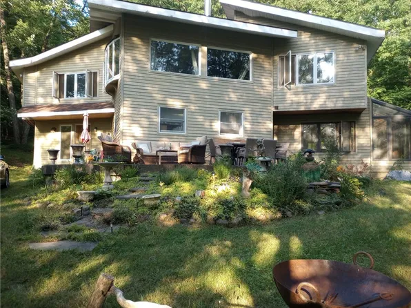 714 Pleasant Valley Rd, Sherburne, NY 13460