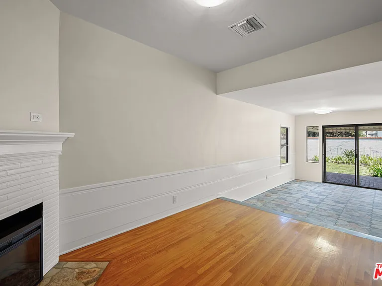 3960 Welland Ave — Photo 26