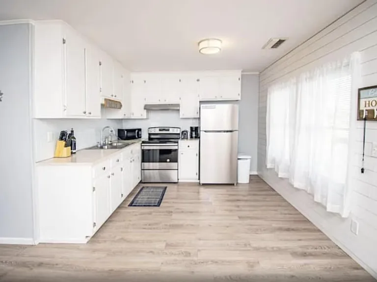 205 Barefoot Ln #B — Photo 7