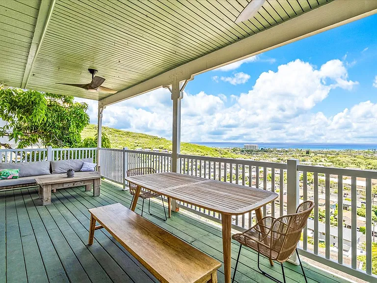 1512 Halekoa Dr #B — Photo 2