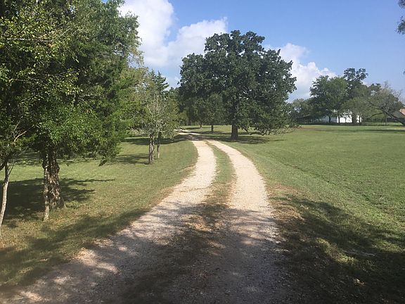 3rd image of 5345 Enchanted Oaks Dr