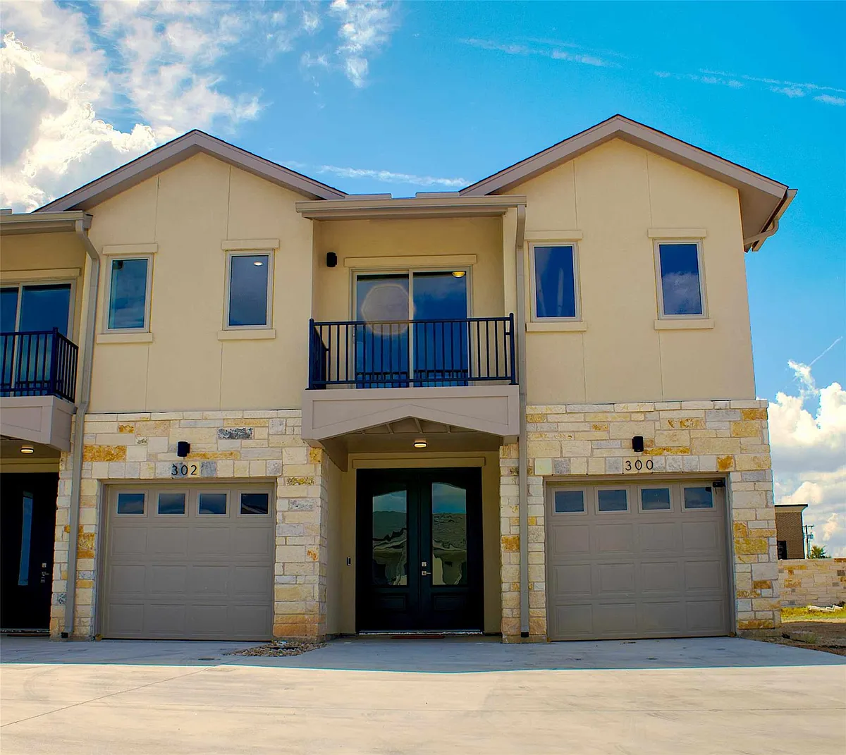 Building Photo - 300 Tesla Cir