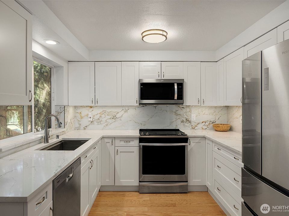 1st image of 4231 NE 5th Street #B203