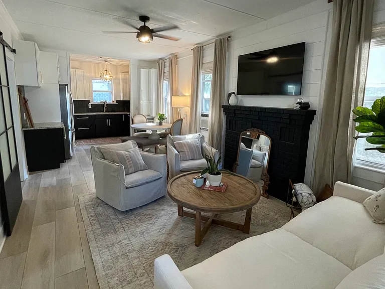 213 Bayou Blvd — Photo 4
