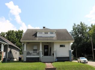 1312 1/2 W Grove St, Bloomington, IL 61701