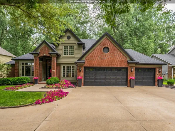 914 Pebble Beach Dr, Dakota Dunes, SD 57049