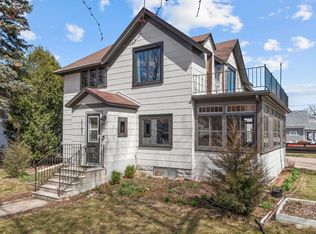 1102 N Division St, Appleton, WI 54911