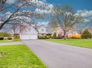 26 Crescent Ridge Rd, Westfield, MA 01085