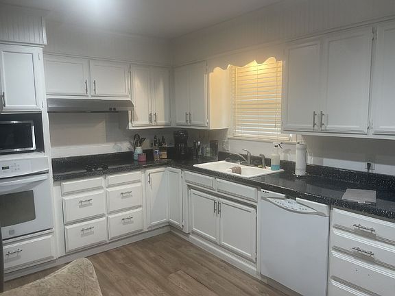 5th image of 590 N Harbin Dr