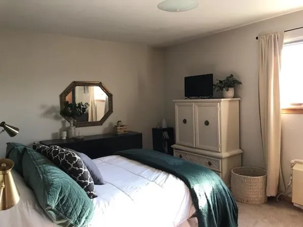 7307 N Port Washington Rd Unit 112, Glendale, WI 53217