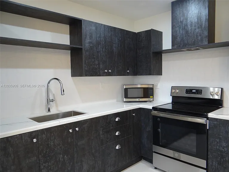 5980 SW 40th Ave #C — Photo 17