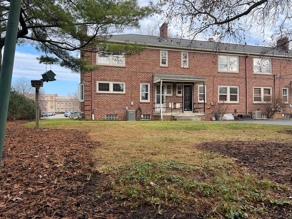 Building Photo - 2067 Arlington Ave