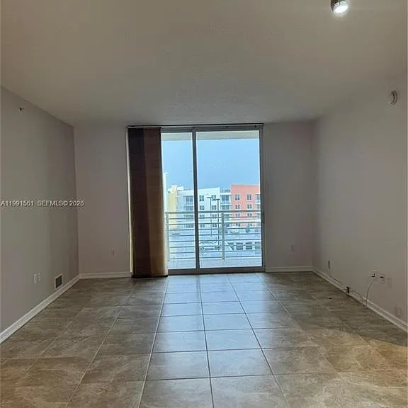 18800 NE 29th Ave #822 — Photo 31