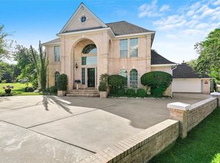 11 Edgewood Cir, Montgomery, TX 77356