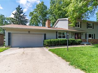 665 Crestline Dr, Decatur, IL 62526
