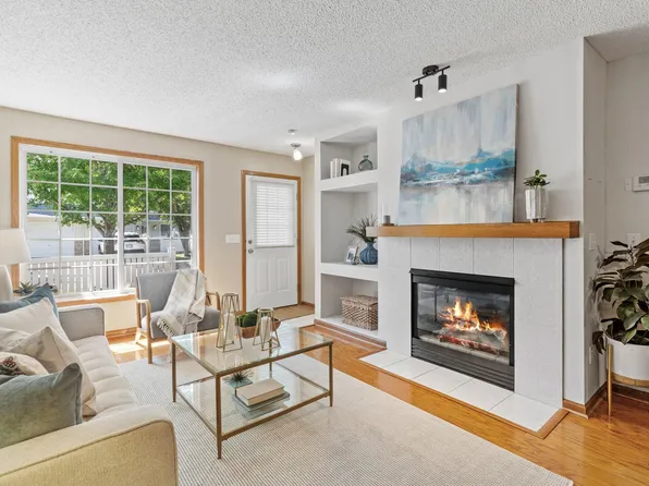 8638 Quarry Ridge Ln Unit B, Woodbury, MN 55125