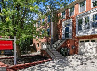 12710 Dogwood Hills Ln, Fairfax, VA 22033
