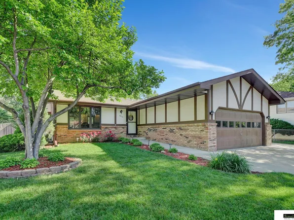 5910 Skylark Ln, Lincoln, NE 68516
