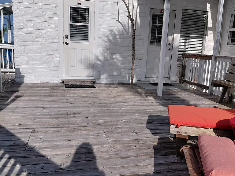 11107 S Indian River Dr — Photo 3